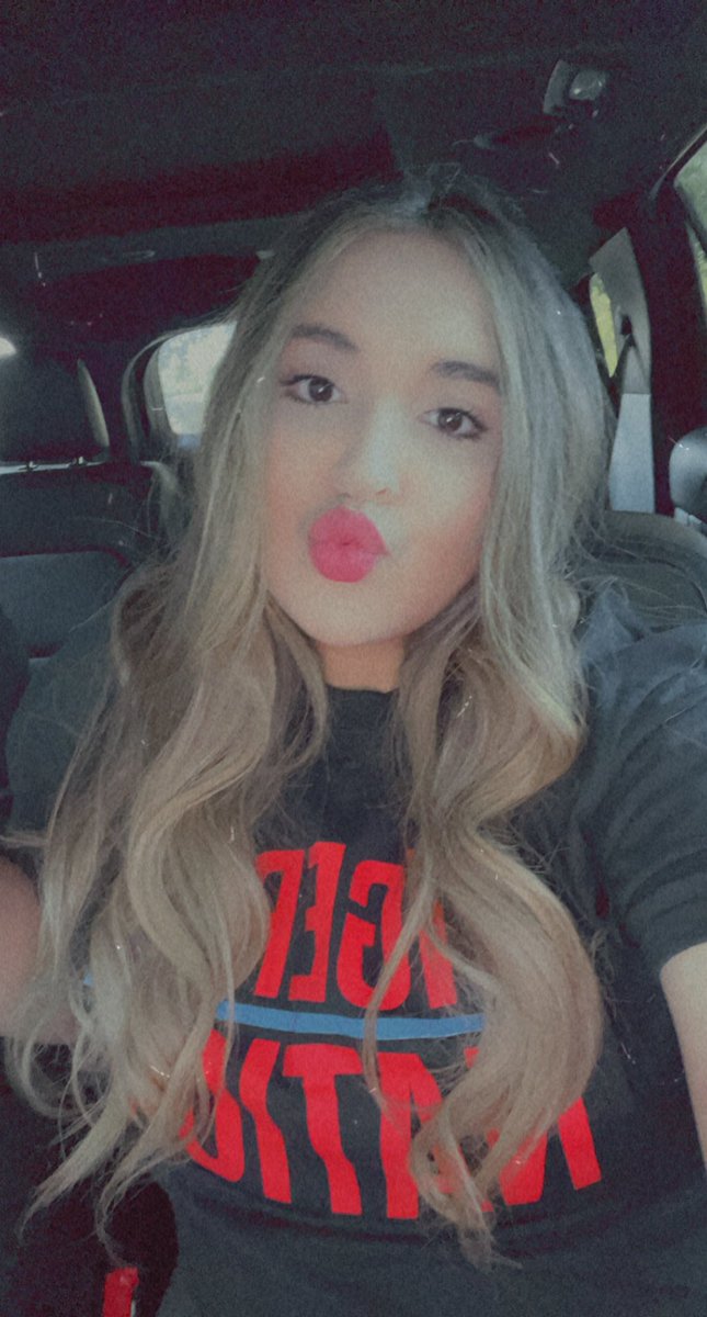 alexis_noemi's tweet photo. 😚 https://t.co/u9sKcV8NKY
