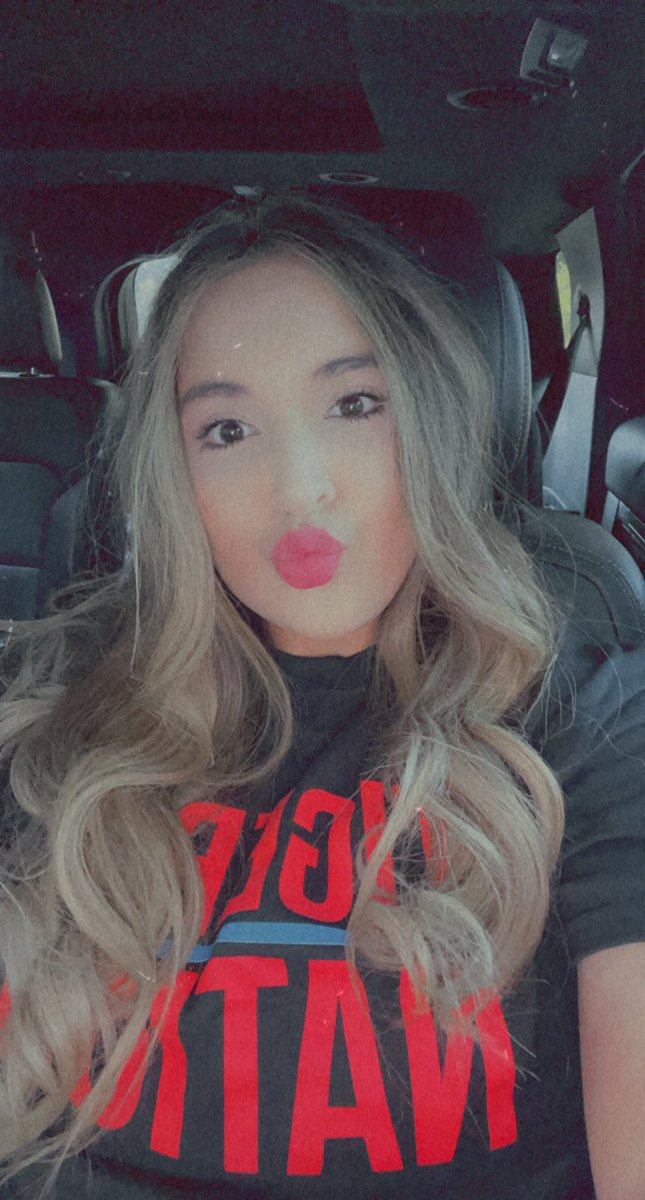 alexis_noemi's tweet photo. 😚 https://t.co/u9sKcV8NKY