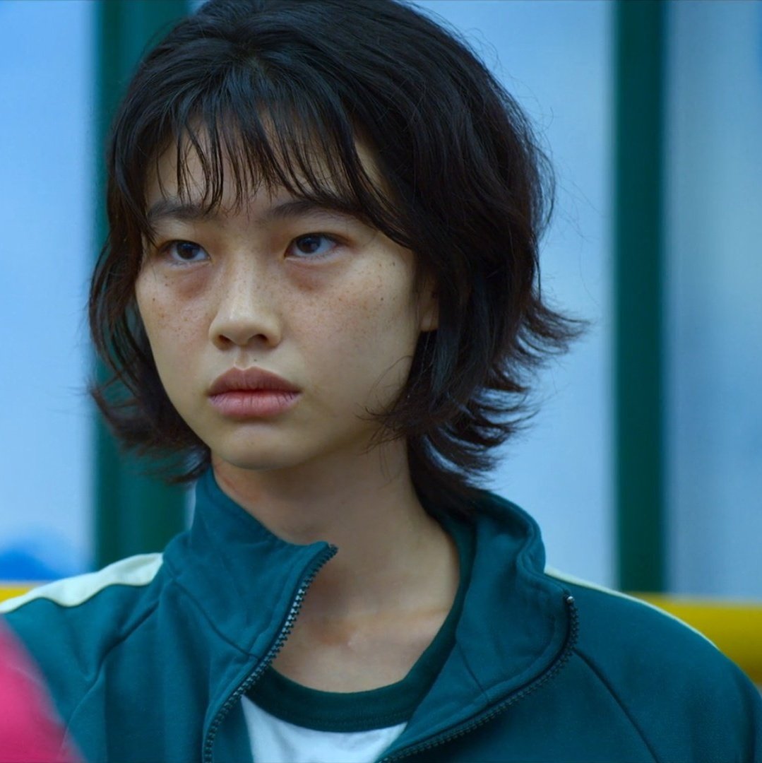 exquisitekdrama's tweet photo. jung ho yeon's small screen debut appearance, her character as sae-byeok in squid game is really a tailor made for her.

she has this charm to brought the cold gaze and stunning facial expressions, i'm so inlove. https://t.co/JFvHArQcmS