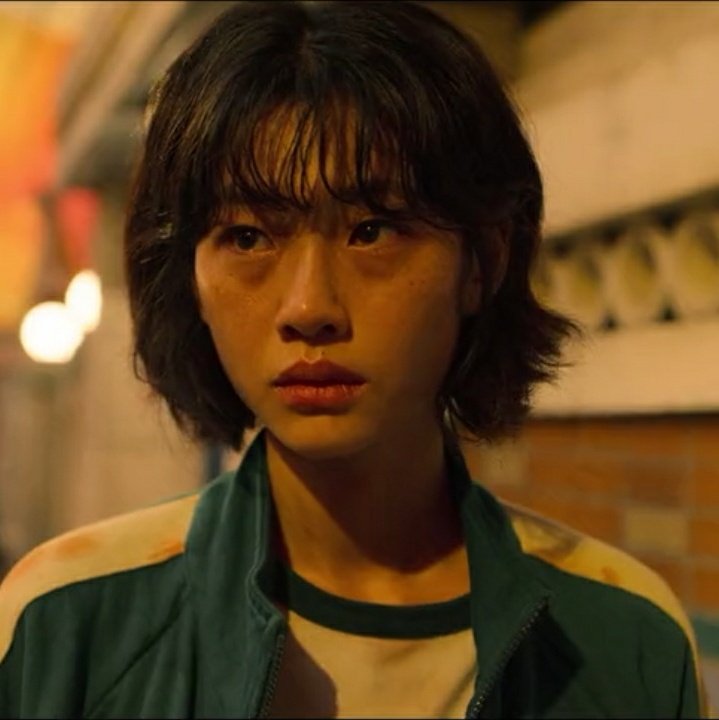 exquisitekdrama's tweet photo. jung ho yeon's small screen debut appearance, her character as sae-byeok in squid game is really a tailor made for her.

she has this charm to brought the cold gaze and stunning facial expressions, i'm so inlove. https://t.co/JFvHArQcmS