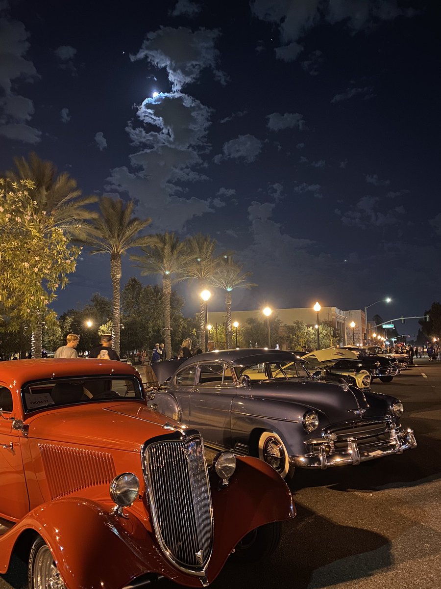OntarioTownSQ's tweet photo. Who’s else is here enjoying Route 66 Cruisin’ Reunion?! We have a couple hours left, but don’t worry tomorrow the fun continues 9am-midnight 🎉 #gocvb #ontariocalifornia #route66 https://t.co/yjrYfXo0mj