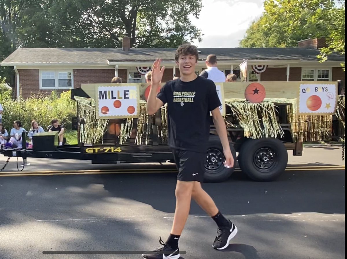 Noblesville Homecoming 2021!🖤💛 <a href="/Luke_Etch/">Luke Etchison</a> @JacobEtchison