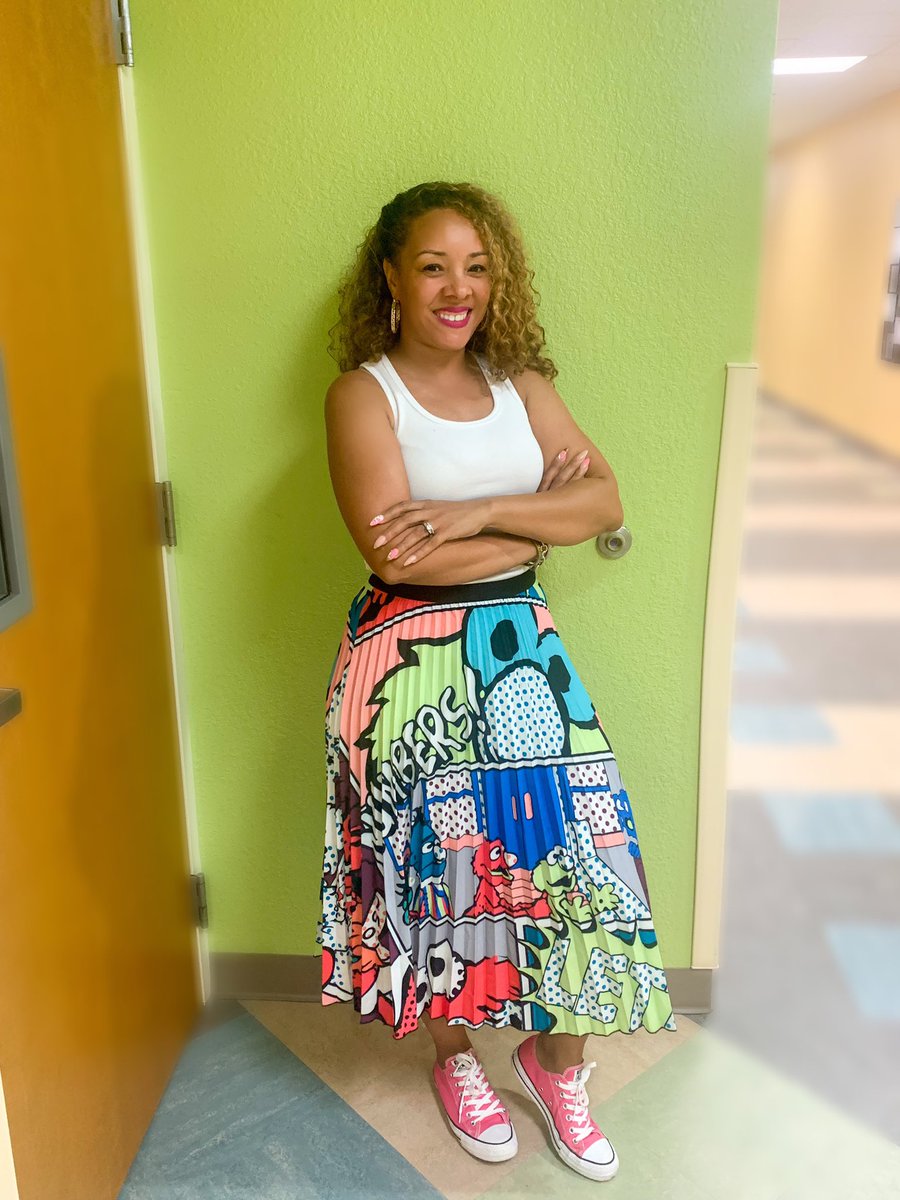 TSmith_edleader's tweet photo. Ss loved my playful, pleated cartoon skirt (via @amazon)...oh yeah, and they also want me to get outta their reading chair I thrifted at Goodwill last week 💺 LOL too bad!! It was sooooo comfy! 😊🥰

💖 #TheThriftedTeacher💖 https://t.co/HixhdYXX4O