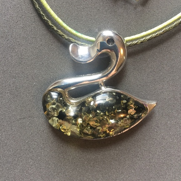 So good I had to share! Check out all the items I'm loving on <a href="/Poshmarkapp/">Poshmark</a> #poshmark #fashion #style #shopmycloset #petco: posh.mk/Lc1xhFhVDjb