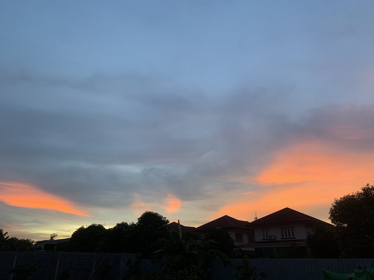 diary_ling's tweet photo. sunset #sky https://t.co/KUU2txUyFT