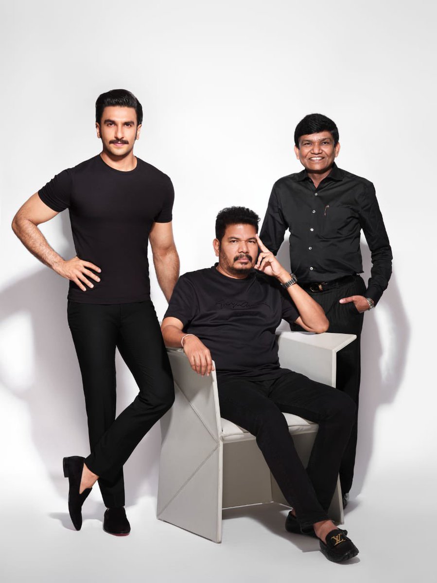 CinemaCalendar's tweet photo. Amid Dispute over #Anniyan remake, Producer #AascarRavichandran confirmed he will also remake the movie in #Hindi with top bollywood & hollywood star cast.
Announcement to be made on December 🎥
#AnniyanRemake #RanveerSingh #Shankar https://t.co/saRZ2TsFn0