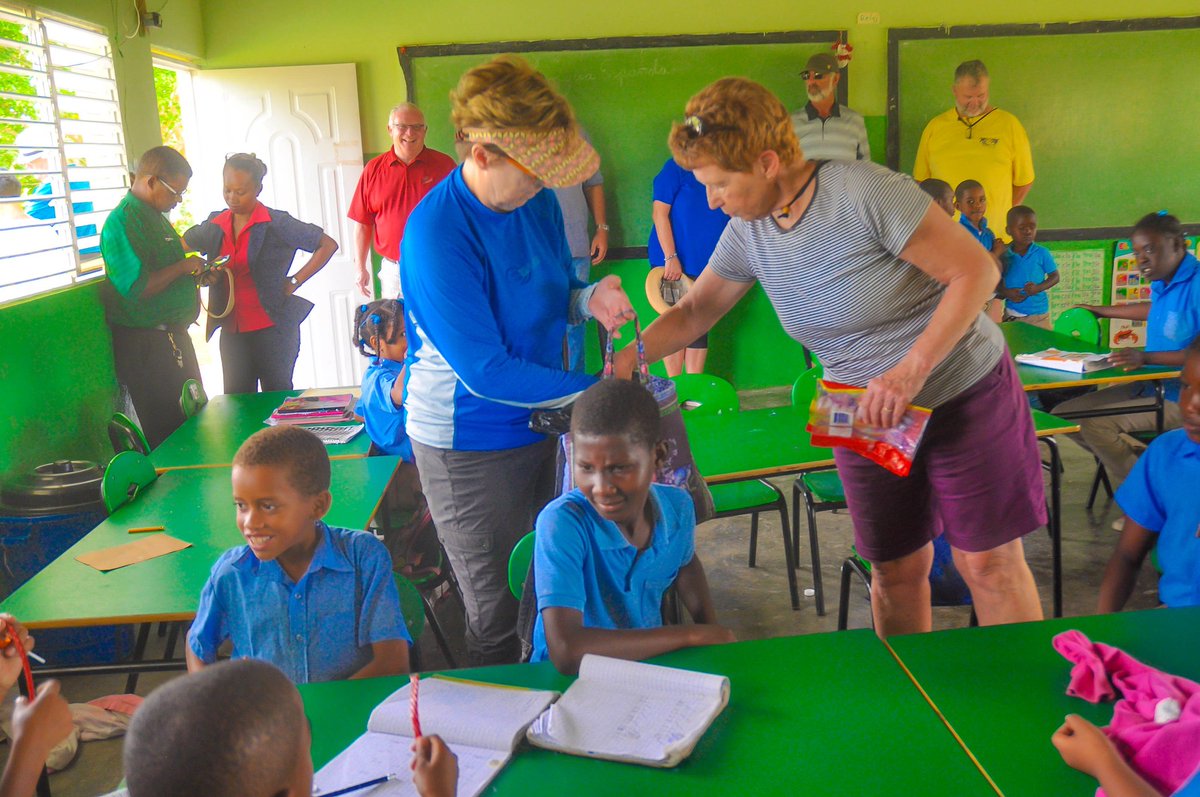 funbuggy's tweet image. Schools 🚸 are opening again from Monday on. We need support for the local rural schools. The kids have ot quite difficult in the countryside #funbuggy #schoolsupport #puntacana2021 #supportthelocals #schoolhelp