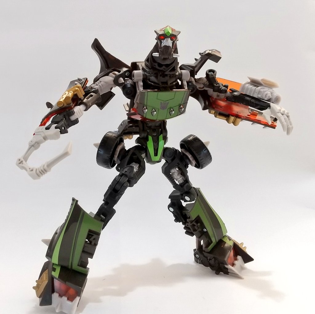 Transformer Fan 1986 Rt Lattice T Osk トランスフォーマー リベンジ Nest ロックダウンです アニメイテッドのロックダウンの実写アレンジみたいなデザインですね キャラ設定としてはラチェットを倒すためにメガトロンに雇われた傭兵とのこと 可動