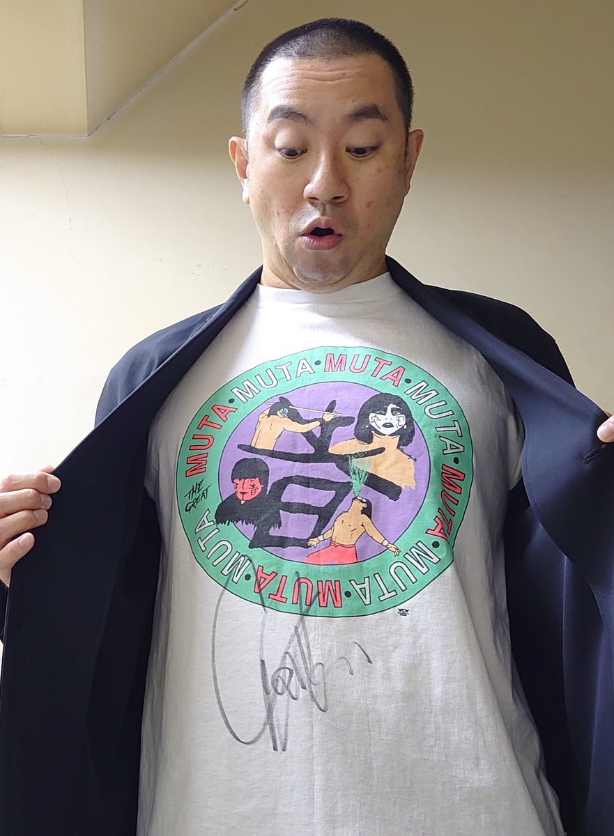 グレート・ムタ　サイン入り　Tシャツ 激レア】武藤敬司サイン入り Tシャツ 2001年 新日本プロレス