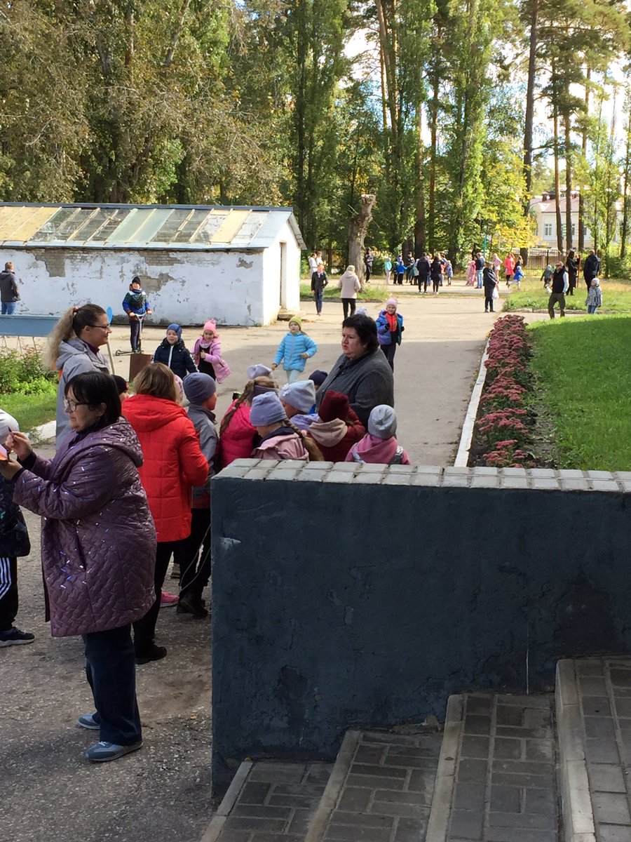 s225serova's tweet photo. Сегодня эстафету подхватили ученики начальной #школа225 и их родители https://t.co/fAo2yQOVBm