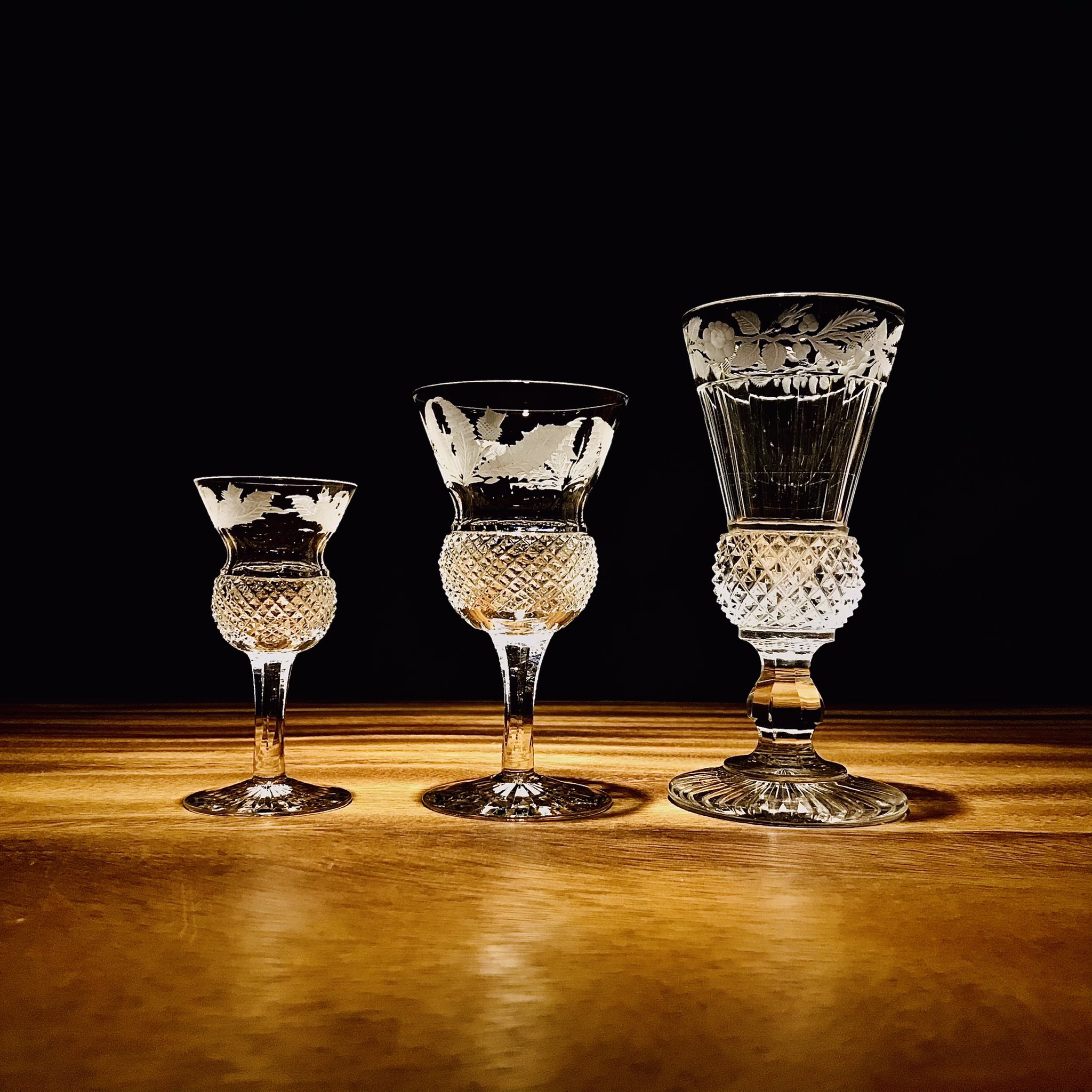 Twitter এ ぱーりんか Bar Palinka Edinburgh Crystal エジンバラクリスタル 300年近い歴史を誇るイギリス の老舗ブランド スコットランドの国花であるアザミの花の模様が可愛く グラスの形状自体もアザミの花を模している 一番小さいものはリキュールグラス Twitter এ ぱーりんか Bar Palinka Edinburgh Crystal エジンバラクリスタル 300年近い歴史を誇るイギリス の老舗ブランド スコットランドの国花であるアザミの花の模様が可愛く グラスの形状自体もアザミの花を模している 一番小さいものはリキュールグラス