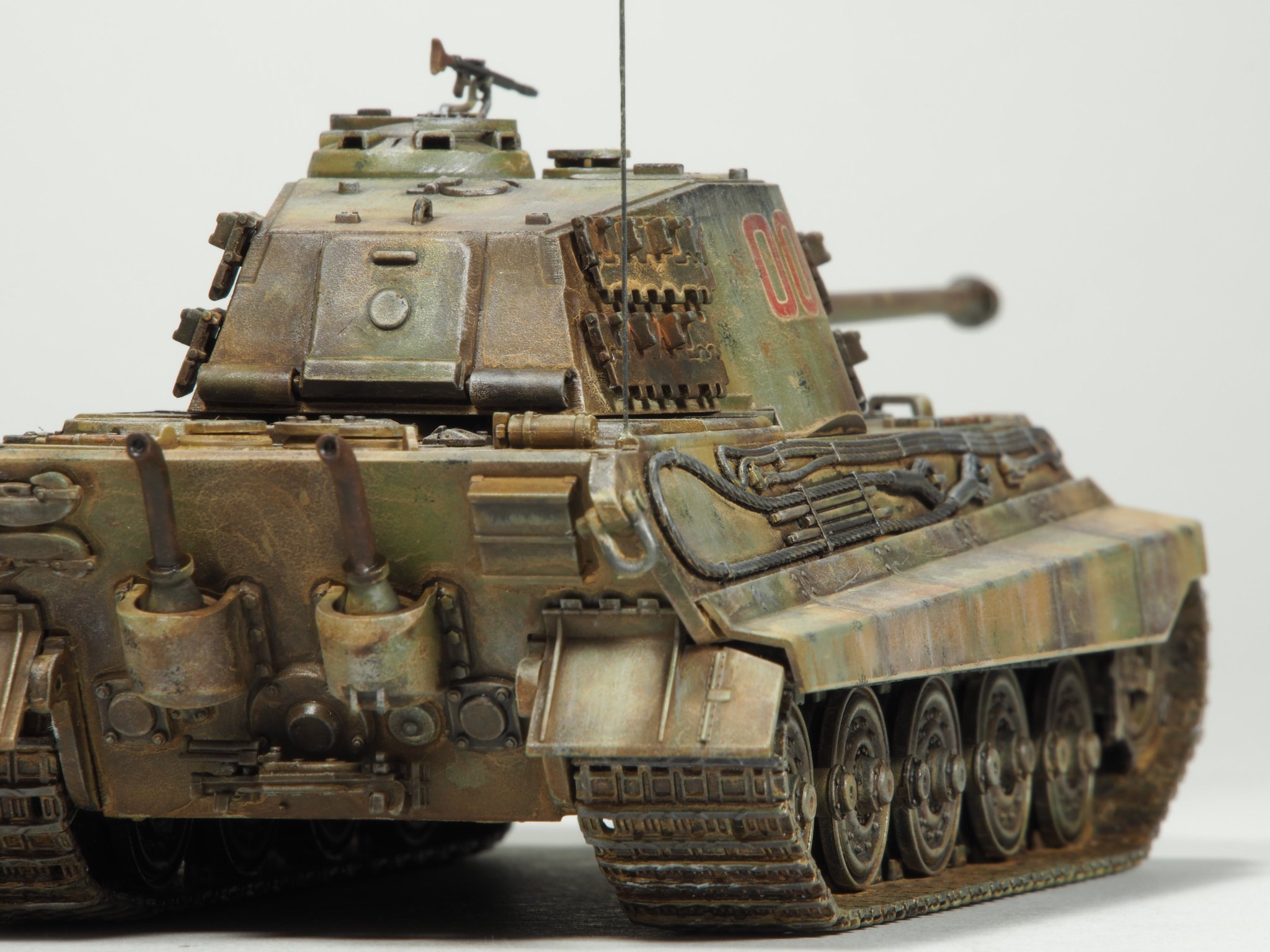 小卷毛日本转运　キングタイガー503　T34２台　4号突撃砲・フンメル3台 E_j7CDeUUAAnnVt.jpg:large