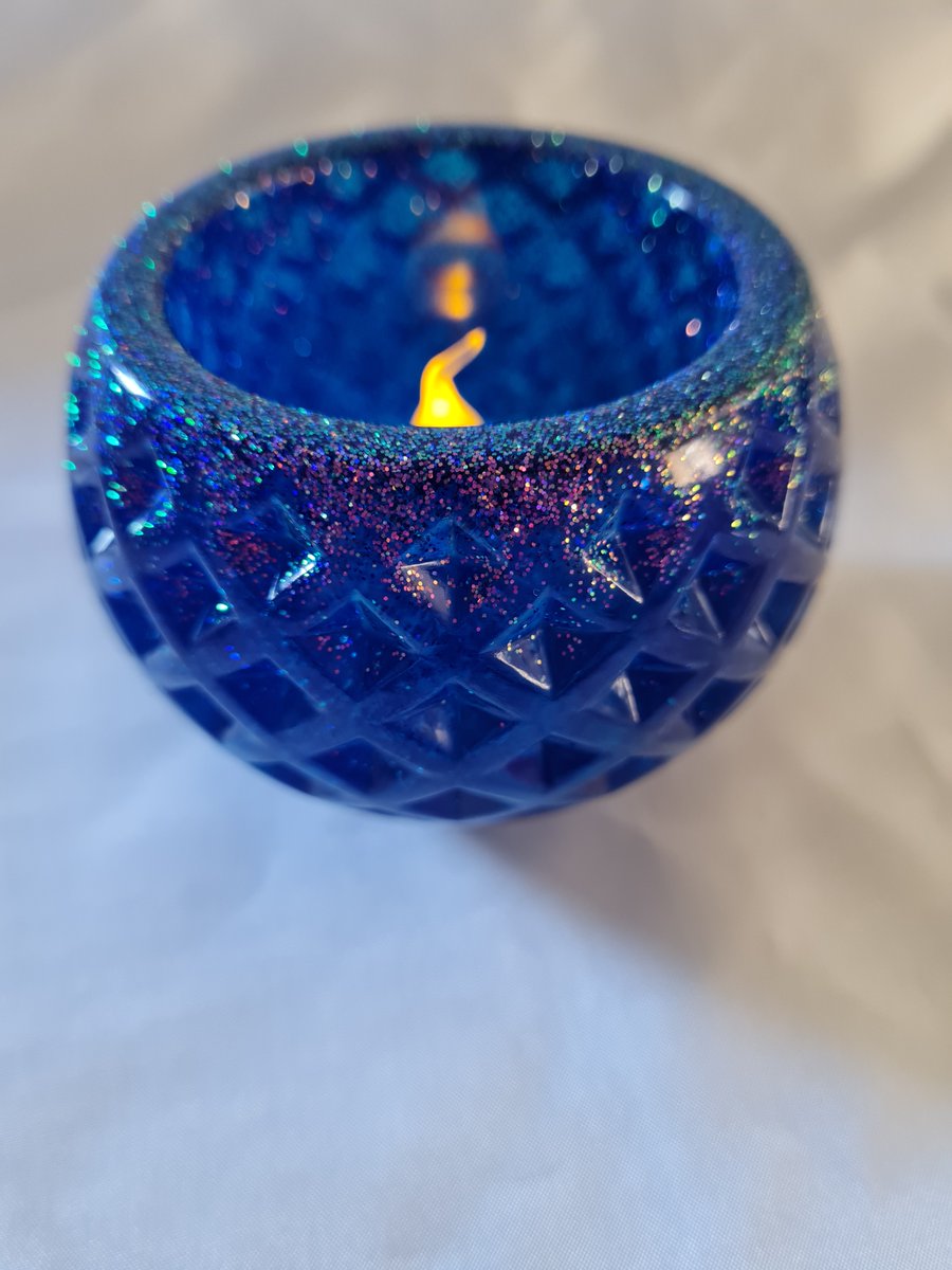 LouiseAppleya11's tweet photo. Loving these chunky candle holders π #resinart #candleholders #flamelesscandle #handmade #localbusiness #smallbusiness #smallbusinessowner #supportlocal https://t.co/t0Wsi3z93C