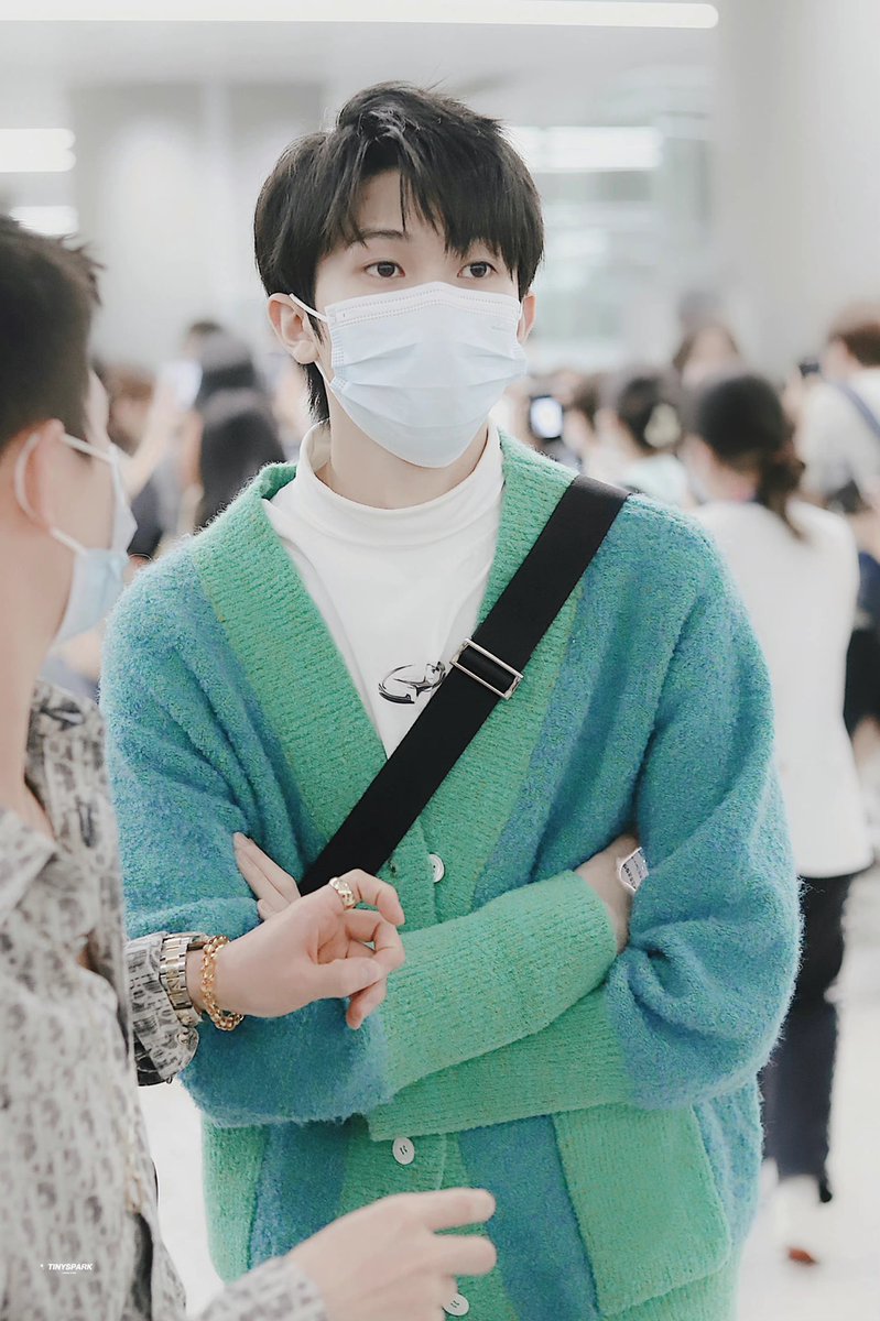 TinySpark_Linmo's tweet image. 𝟐𝟏𝟎𝟗𝟏𝟕 𝐒𝐇𝐀🛫️
#INTO1 #Linmo #林墨 #INTO1Linmo