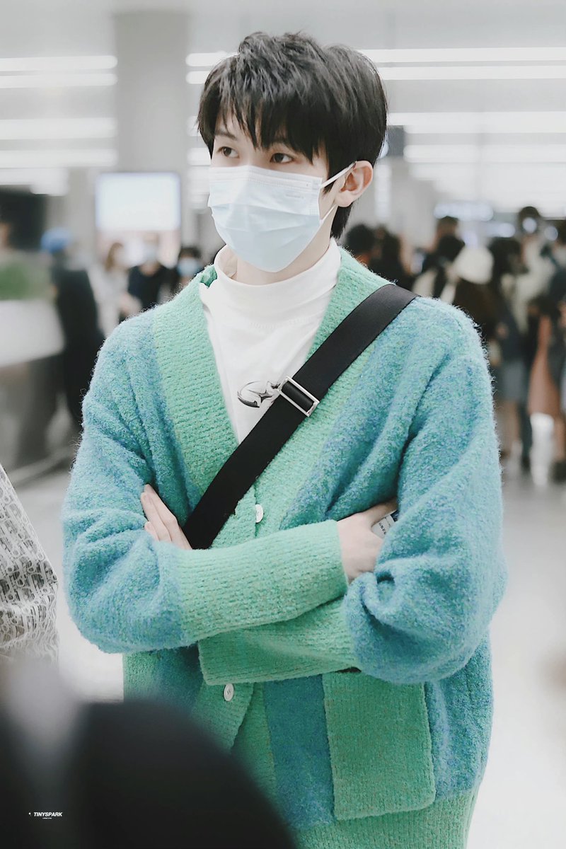 TinySpark_Linmo's tweet image. 𝟐𝟏𝟎𝟗𝟏𝟕 𝐒𝐇𝐀🛫️
#INTO1 #Linmo #林墨 #INTO1Linmo