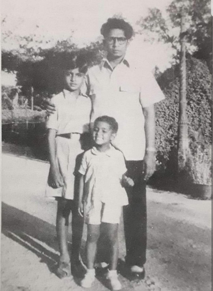 rkumarsharmark's tweet image. Babuji Harivansh Rai Bachchan with sons ~@SrBachchan and #Ajitabh @juniorbachchan