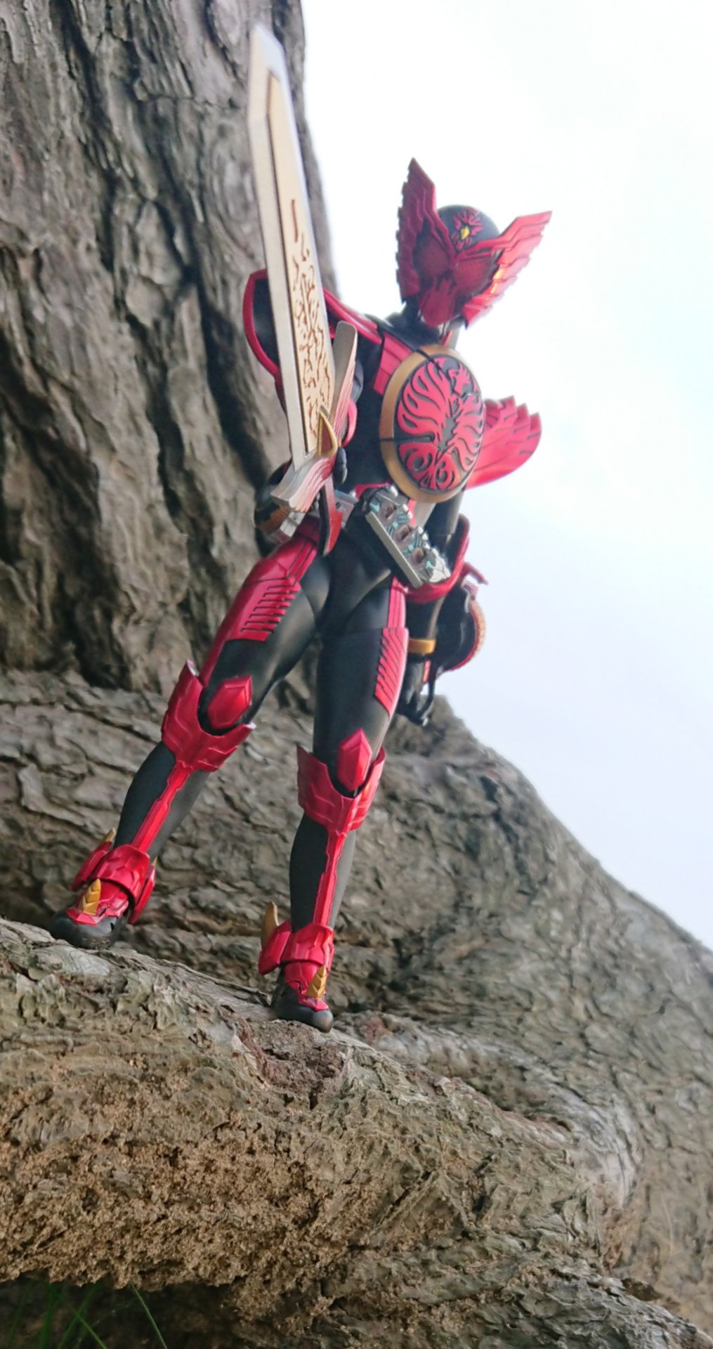 タジャドルゼンカイソロモン 最近撮ったやつ やっぱりタジャドルカッコよすぎ 仮面ライダーオーズ タジャドル 仮面ライダーオーズタジャドルコンボ 真骨頂 Shf フィギュアーツ フィギュア撮影 写真撮影 オモ写真 かっこいい タジャドルしか勝