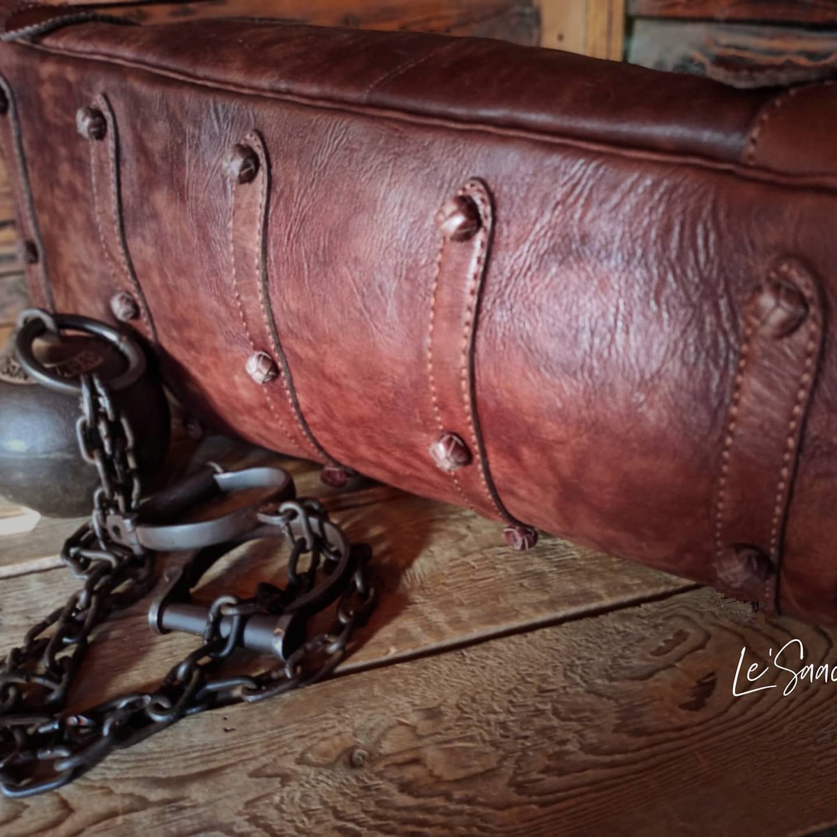 le_saac's tweet photo. 🤎Luxury man bag🤎
🤎Travel bag 💼
        Unique

#travelbag #luxury #bags #handmade #vintagebag @le_saac https://t.co/ReUOSwrJMs
