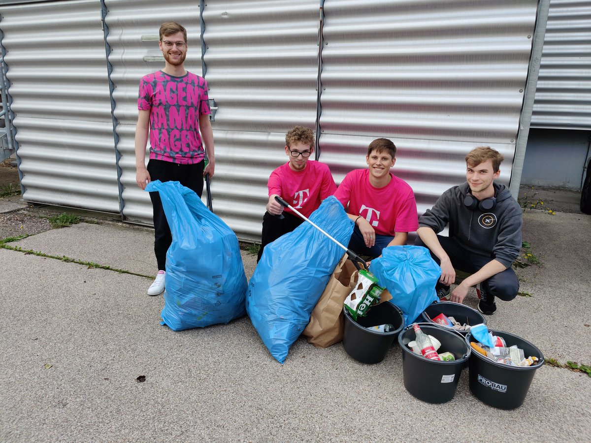 Patrick_4010's tweet photo. World cleanup day 2021 - Munich

@StadtMuenchen

#Telekom #telekomwall #WorldCleanUpDay #worldcleanupday2021 @Patrik_4010 @muenchen @reportmuenchen @BILD @muenchen @PolizeiMuenchen https://t.co/dRmY6vE5JF