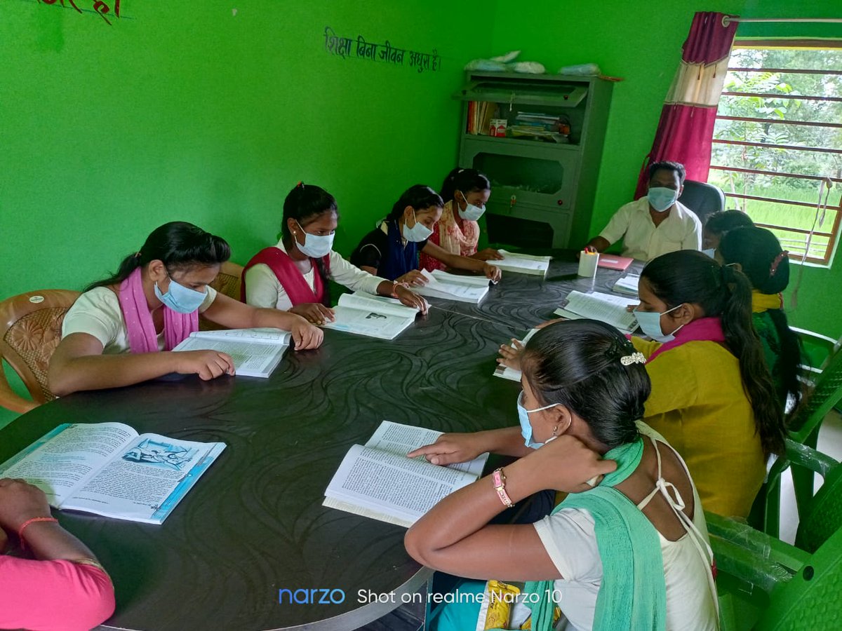 dcjamtara's tweet photo. Children having their Guidance Classes at the Libraries 
#Jamtara https://t.co/x4utJ3sKDo