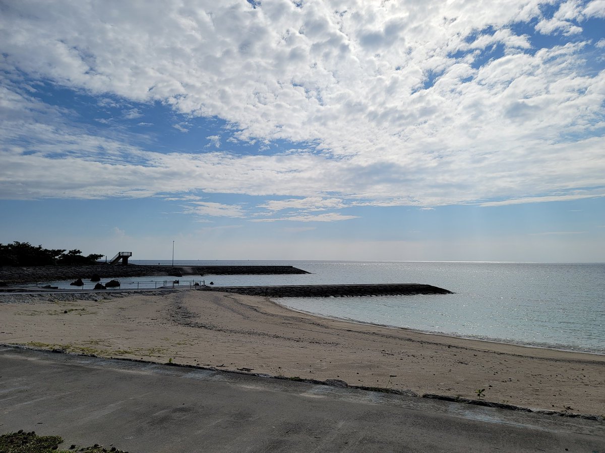 beatmania_jcs's tweet image. 今回最後の沖縄😊
美々ビーチでのんびり😌
今晩東京へ帰宅。
帰ったら丁度コントローラーのパーツが届いているかもです。
気持ち切り替えて明日から頑張ります☺️