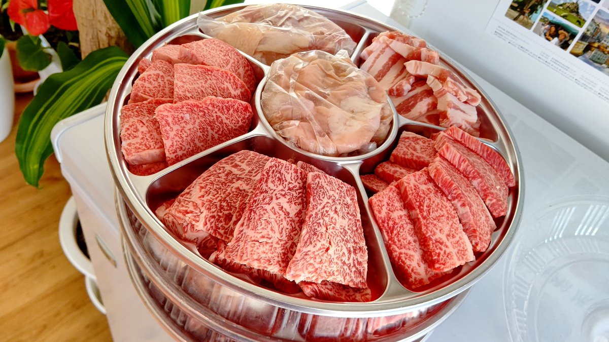 HARADARUMA8010's tweet photo. 準備完了😋
#志免町 #精肉店 #お肉屋さん
#地元応援 #お肉の大ちゃん
#bbqset #国産和牛 #肉 https://t.co/qh8sKt06IC