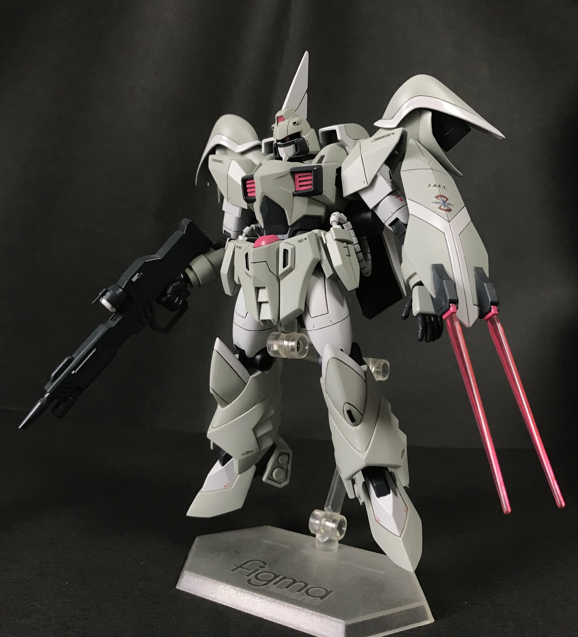 タビタ Rt Wasumi Kei 過去に製作した指揮官用ゲイツを撮り直してみました Seedコレクションシリーズを改造したフル可動仕様です Hgシリーズで出るのずっと待ってるんですけどね T Co 2wpunc61tl Twitter