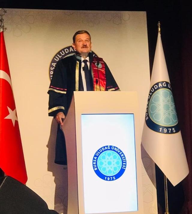 It was a great pleasure to receive honorary professorships and to give the first lectures of the year at Bursa Uludağ University. During our lectures, we talked about being a good scientist, doctor, self-development, friendship, sensitivity to the problems of earth.