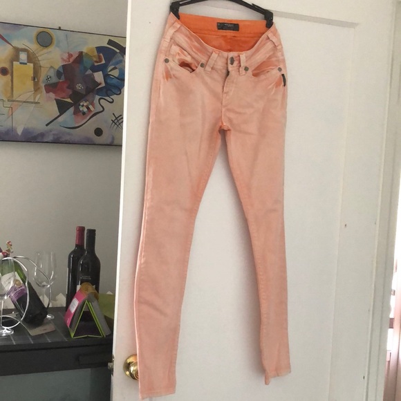 Suncanasay's tweet photo. So good I had to share! Check out all the items I'm loving on @Poshmarkapp #poshmark #fashion #style #shopmycloset #silverjeans #abercrombiefitch #calvinklein: https://t.co/yPb2Blxsyc https://t.co/7SdSTAR0Rs