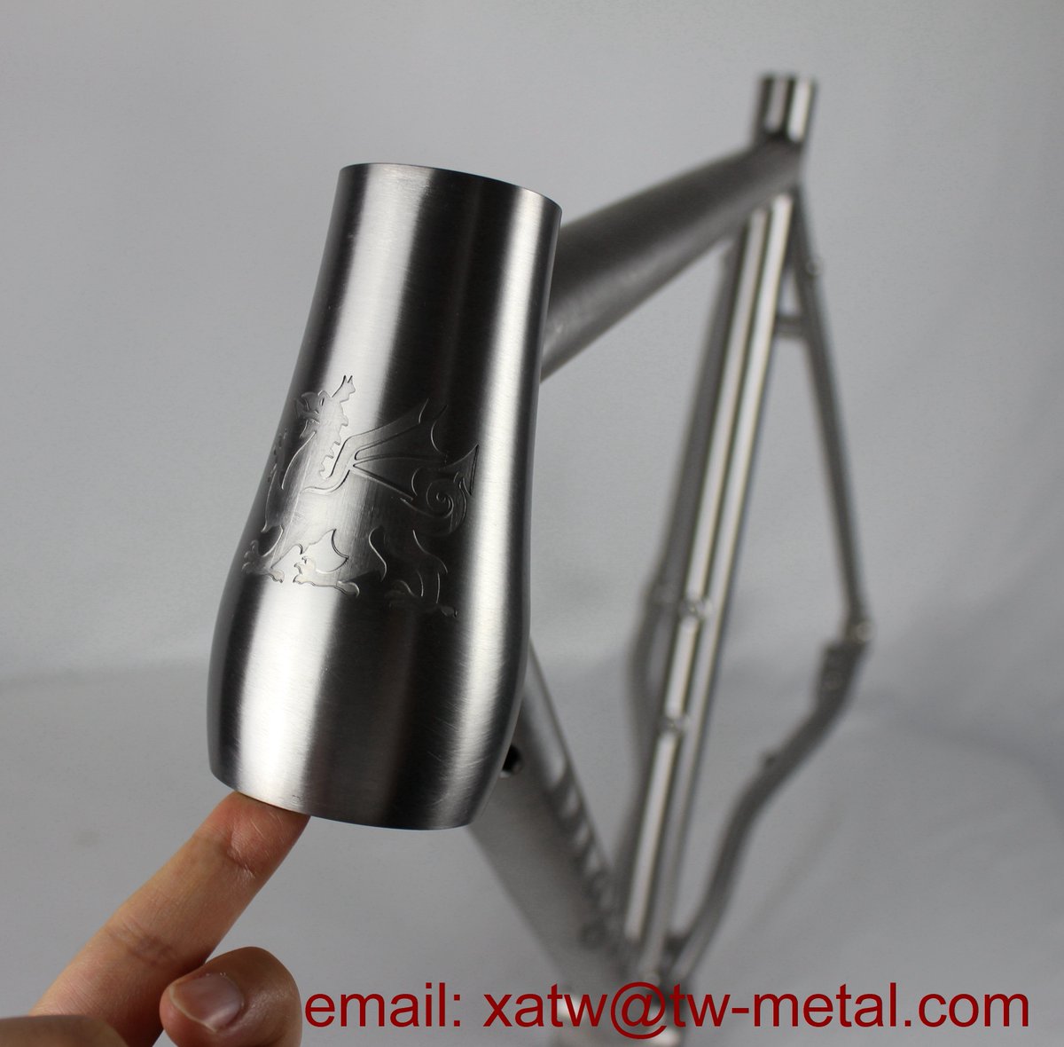 XACDalisa's tweet photo. Which Logo you like best?------
Laser Logo V.S Engraved Logo V.S sand blast Logo on head tube and sand blast Logo on frame tube
Try do everything you want!
#tibike #xacd #titanium #titaniumbikeframe #tibikeframes
Email: xatw@tw-metal.com
whatsapp: +86 18291934244 https://t.co/1Rn0Ioftwy