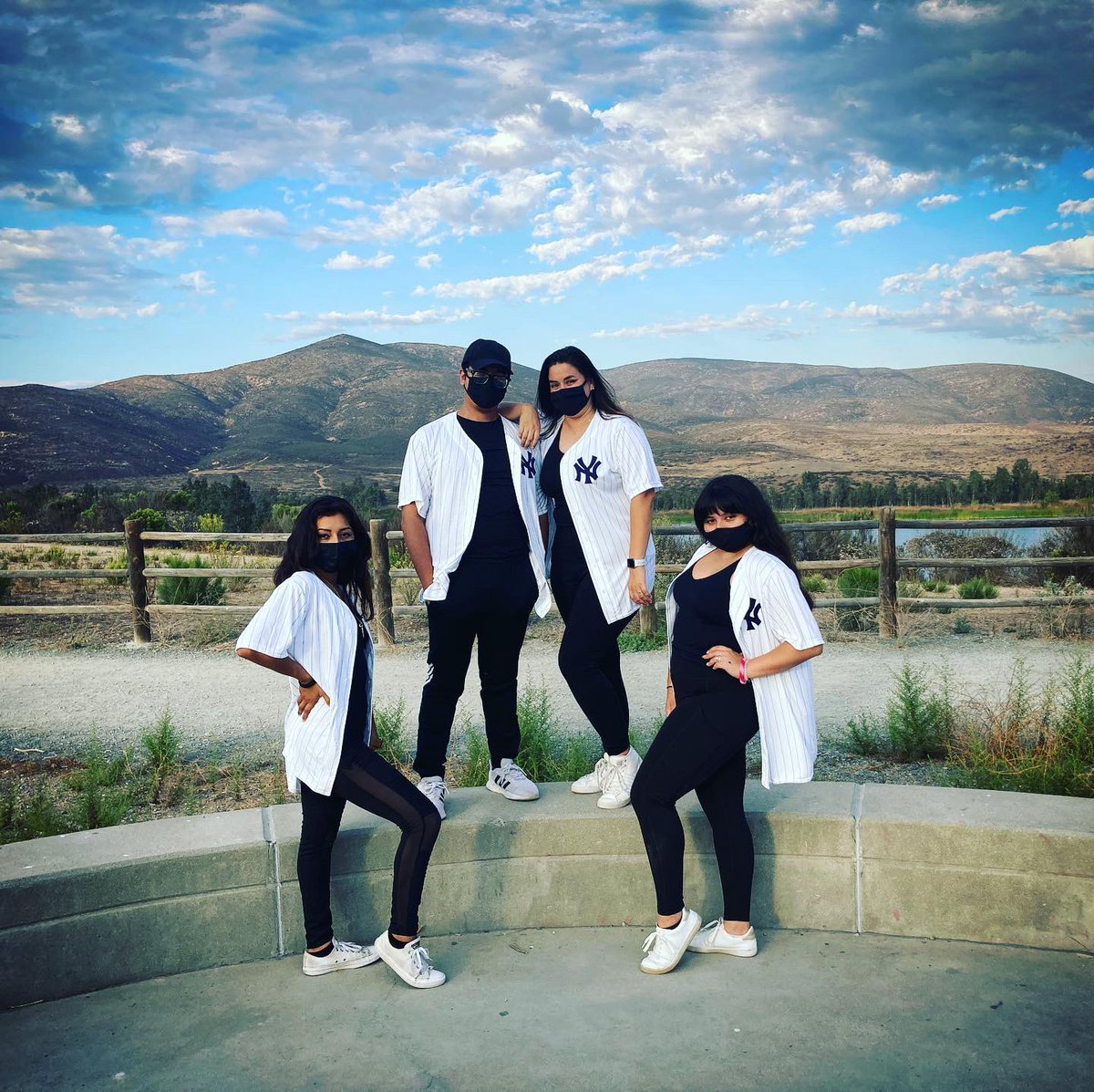 KCDance1122's tweet photo. Dance teachers from San Diego who are @Yankees fans #toyotapinstripepride #kcdance #dance #teachers https://t.co/jg4J9ZNrGt