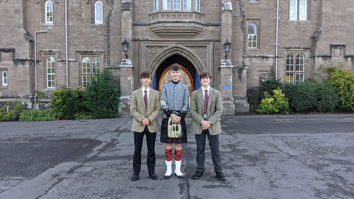 ReidsColl's tweet image. The Reid's Boys are looking great for Open Day today. Robbie, Roddy and Ben representing their House and College.