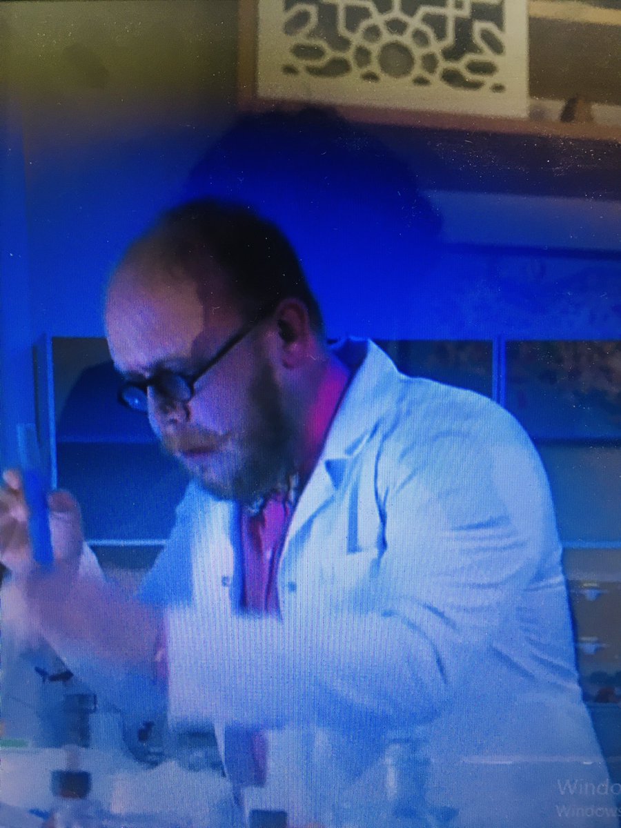 Covid-19 aşısını düzgünce halledebilecek tek kişi