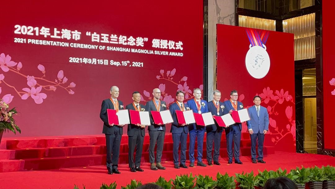 Nuestro Director en China, Bernardo Cabot, recibiendo el Magnolia Award 2021 reconociendo la aportación de ciudadanos extranjeros  al desarrollo de Shanghai y las relaciones bilaterales entre países. Meliá tiene ya 7 hoteles abiertos en China y creciendo!