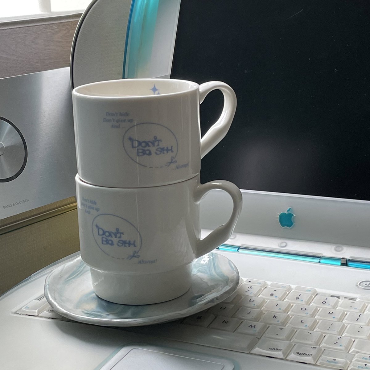 #rt추첨 두 분께 
곧 판매예정인 머그컵을 드려요.🥛☘️
판매수익은 전액 국내 여아들을 위한 여성용품 지원금으로 쓰일 예정입니다