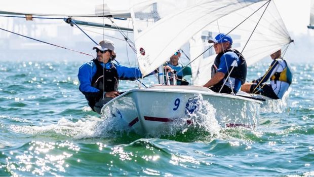 AgendaCadiz's tweet image. Kiko y Gerardo Oses, primeros líderes del #CampeonatoDeEspaña de #SnipeMaster

Co-lideran junto a la tripulación madrileño-balear formada por Fabio Bruggioni y Víctor Pérez