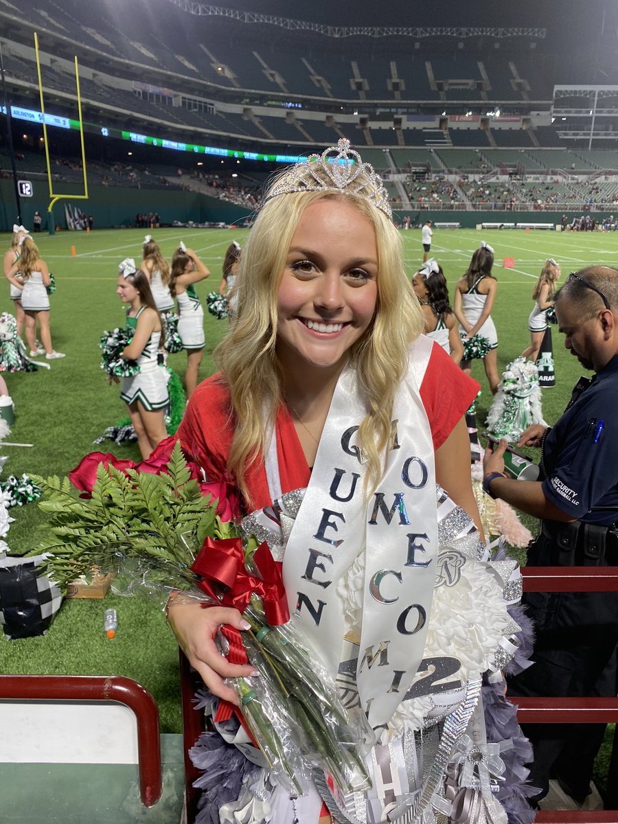 What a night!!  From the volleyball court to the Homecoming court, CVB has a QUEEN!  Congratulations Senior libero, Emma V!  AHS 2021 Homecoming Queen. You continue to amaze us 💚🤍 thank you for representing CVB on and off the court! Beautiful inside and out!