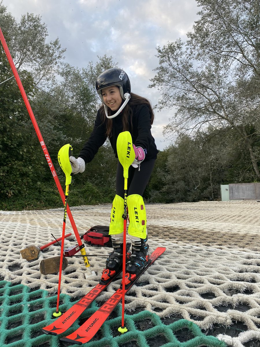 Yesterday was our last training session preparing for ESSKIA 2021 and the girls were amazing!! Bring on a Sunday  #Racing #slalom #ESSKIA #TeamSpirit