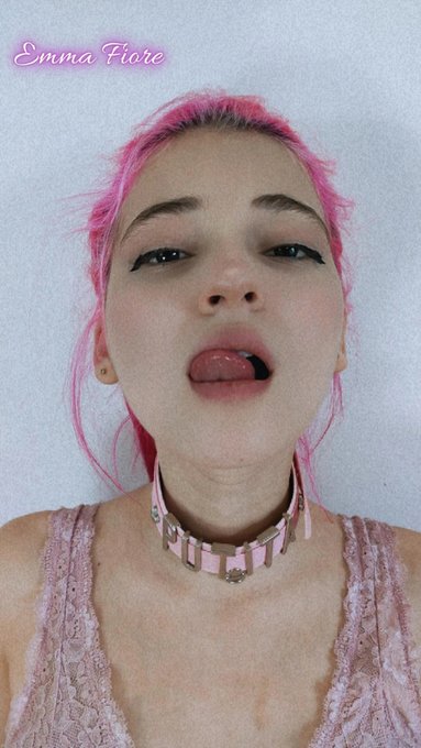 2 pic. 100 RT y muestro las tetas😜 https://t.co/9kGab6z0B2