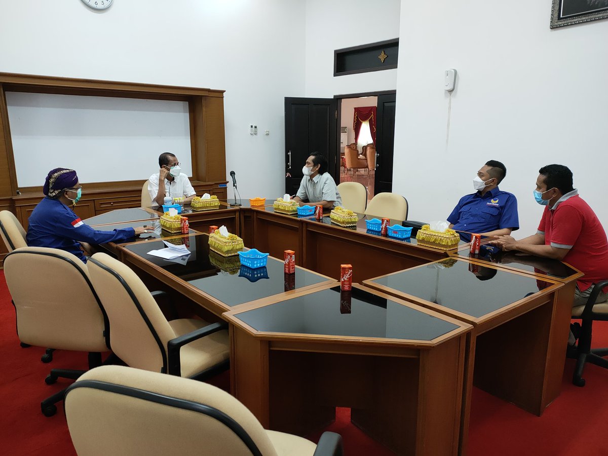BahtiarRomo's tweet photo. Koordinasi dengan Bupati dan Dinkes Kab. Magetan dalam rangka persiapan 2.000 Dosis vaksin DPD NasDem Magetan.
#Nasdem_Peduli
#Nasdem_Teman_Rakyat
#Nasdem_Sayang_Kamu
#DPD_Nasdem_Magetan
#SilaturaHMI

@DPPNasDem 
@madtu_madali 
@hcmeikyansah_
@lathifaanshori
@jatim_nasdem_id https://t.co/GM4KeECV58