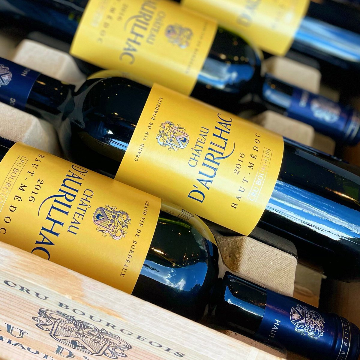 It’s #BordeauxWineMonth here at L&S.
One of many highlights is Ch. d’Aurilhac 2016 which @Decanter magazine described as
“Dark, seductive and enticing. With a juicy core of red cherries, raspberries and a hint of blueberry.”
Seductively priced too at £18.50/bottle @LeaandSandeman