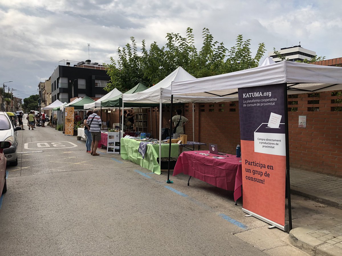 Ja tenim a punt la parada a  #LaRegadora21 a #Sabadell 
Entre tots cooperem per canviar les regles del consum agroecològic. 
A les 17h presentem Katuma - OpenFoodNetwork a Ca l’Estruch
Vine i participa si vols #canviaelsistemanoelclima