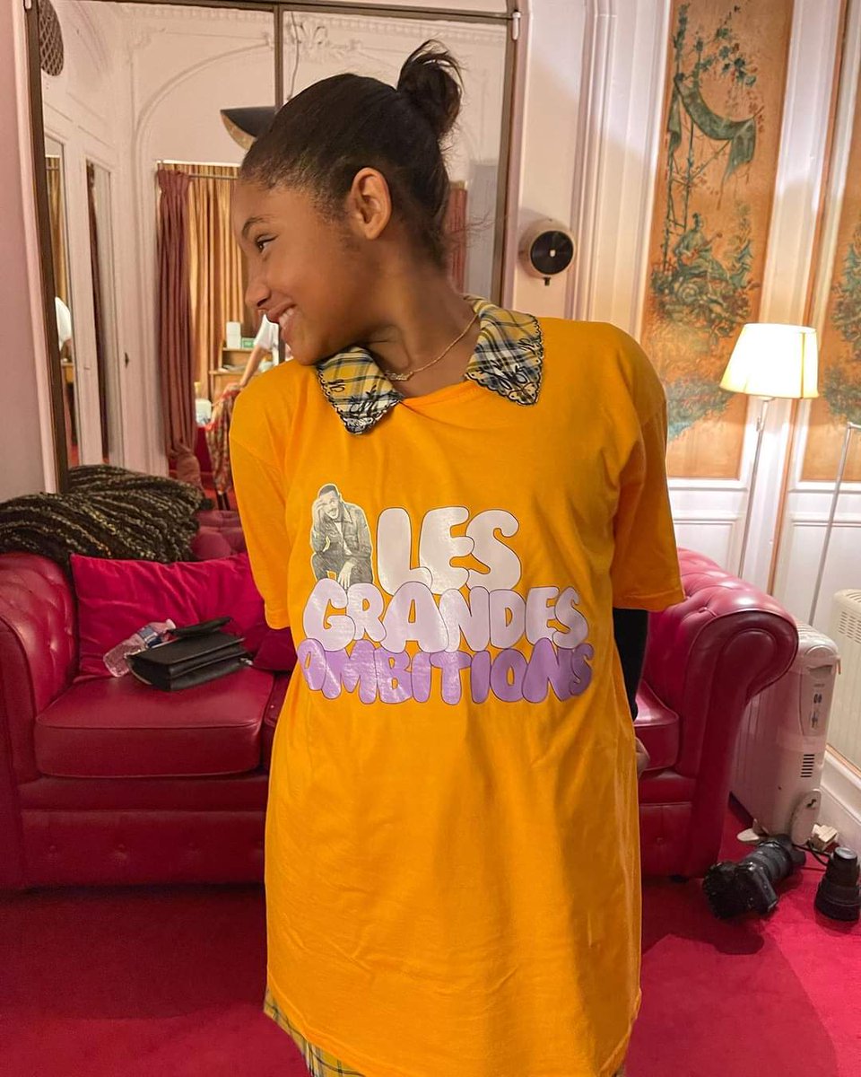 MilianFranceOff's tweet photo. Les premières fan de #mattpokora, sont ces princesses #ChristinaMilian & #violetmadison https://t.co/28rEI182Lk