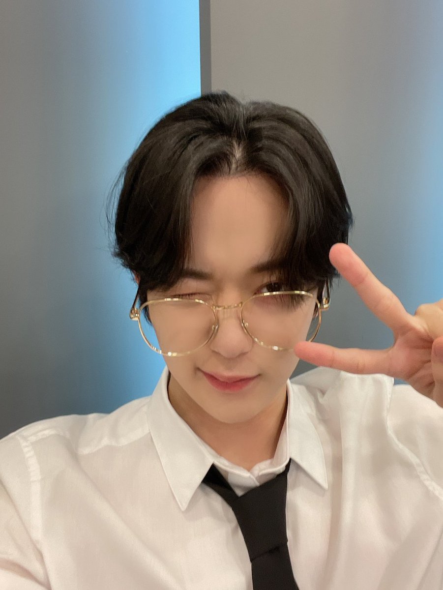 omgxupdates's tweet photo. [ 180921 ] 💌 fancafe update

[🦥] 영원한 다이어트

#YECHAN #OMEGA_X #오메가엑스 https://t.co/tXnb6WQCfc