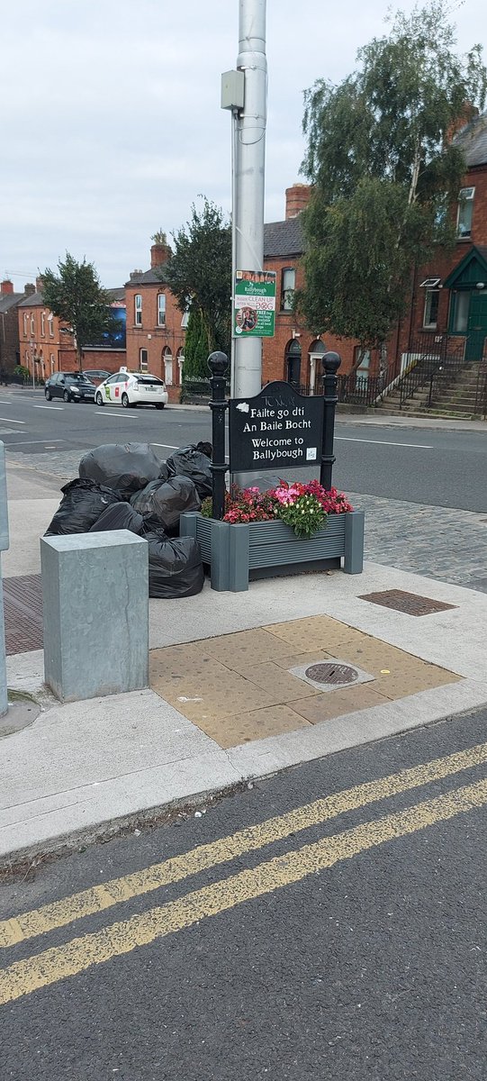 Weekly clean up today 2pm
All welcome. Meet at 149 Clonliffe Avenue #NationalCleanupDay #Dublinthree #northstrand #prideofplace 😎