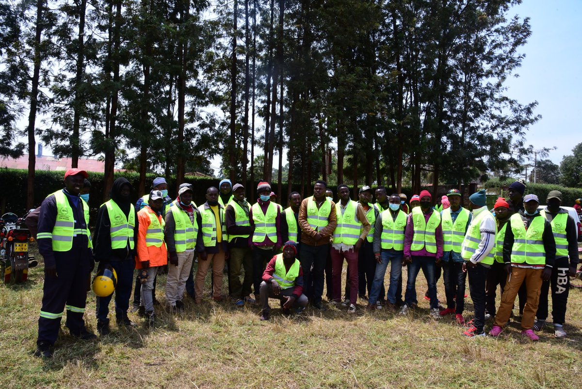 itsomondi_'s tweet photo. This man @MusaliaMudavadi
Is in Meru selling his agenda to the people, you can clearly see people are happy to see him
#MudavadiInMeru https://t.co/pZKUMii8jK