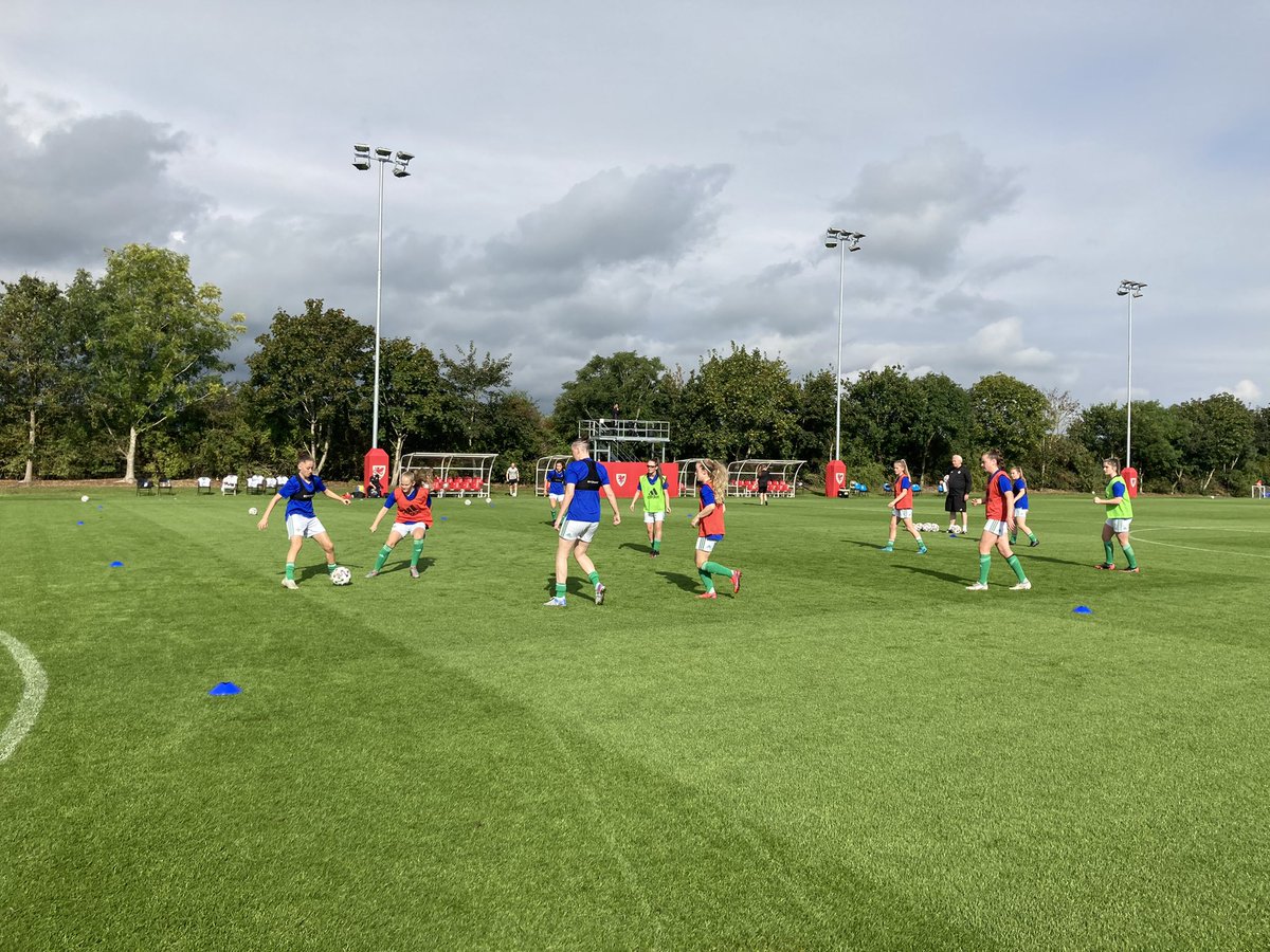 Browner1416's tweet image. Here we go, Match Day 2 for the NIWU19 squad.  ⚽️💚🤣😎