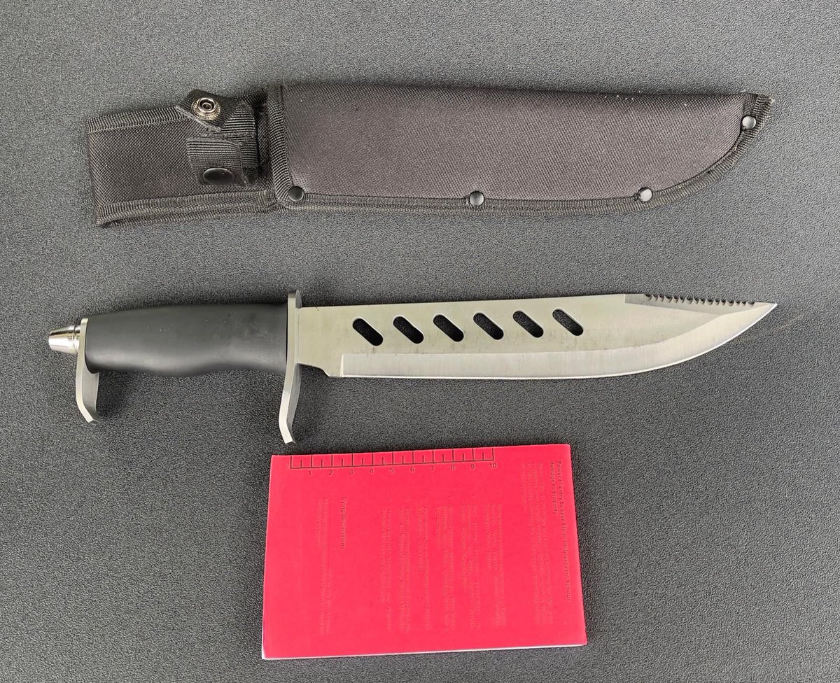 Yesterday we responded to a call from a member of public who spotted this knife hidden around Polygon Open Space NW1.Very grateful for the public in helping us take this off the streets. If anyone sees anything/anyone suspicious in the area please call 101/999