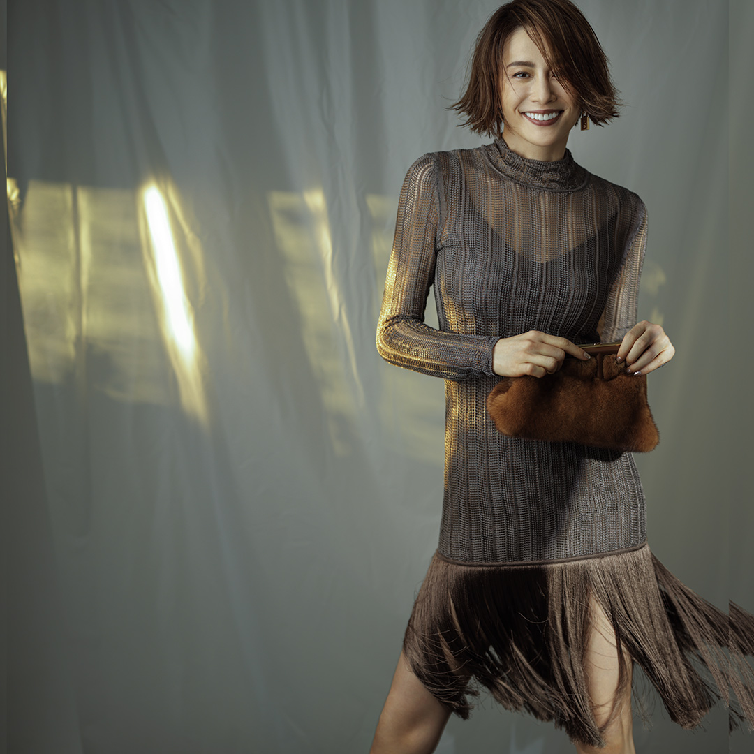 正規品 美品FENDI フェンディ100% キャメルヘア ロングスカート米倉涼子 米倉涼子とフェンディ、 進化し共鳴するDNA | Numero TOKYO