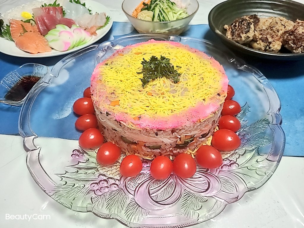 Mk 姫 ライフアフター おかんが誕生日 だが 糖尿病の為ケーキなんて怒られるので 十六穀米ちらし寿司ケーキ お刺身 豆腐ハンバーグ こんにゃく麺 にしてみたぜい 誕生日ケーキ ちらし寿司 糖尿病レシピ T Co Dmqjyzof2r Twitter